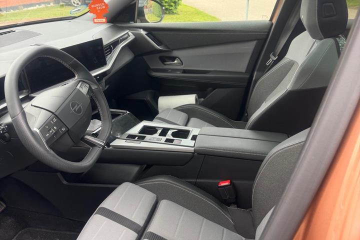 Brun Opel Grandland-e fra 2024