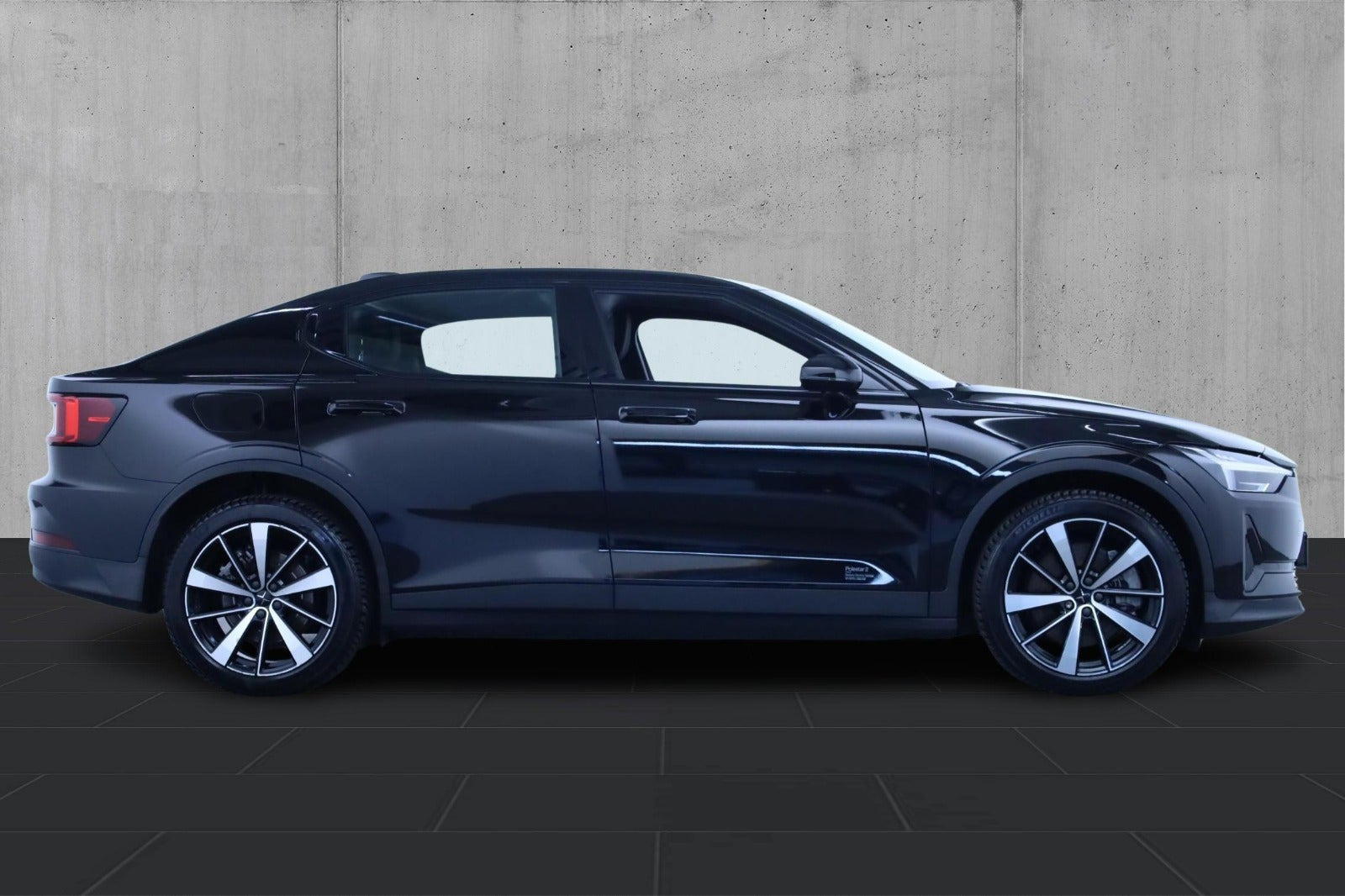 Sort Polestar 2 fra 2023