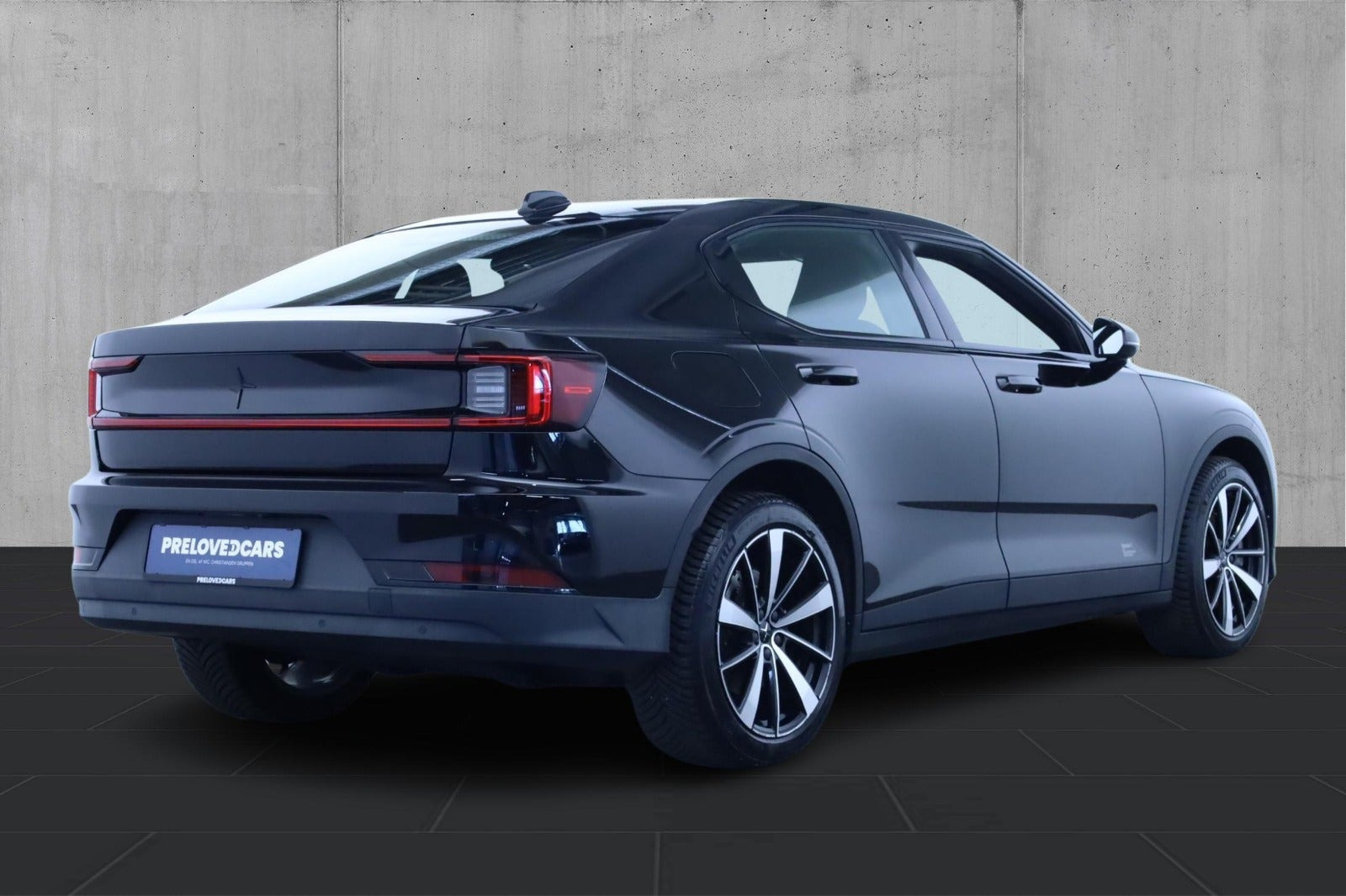 Sort Polestar 2 fra 2023