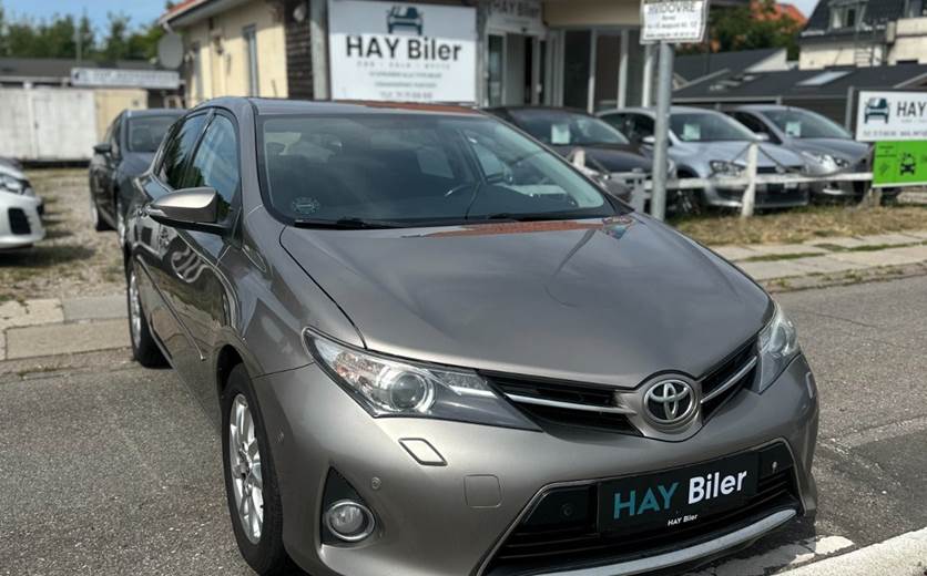 Toyota Auris 1,3 VVT-i T2+