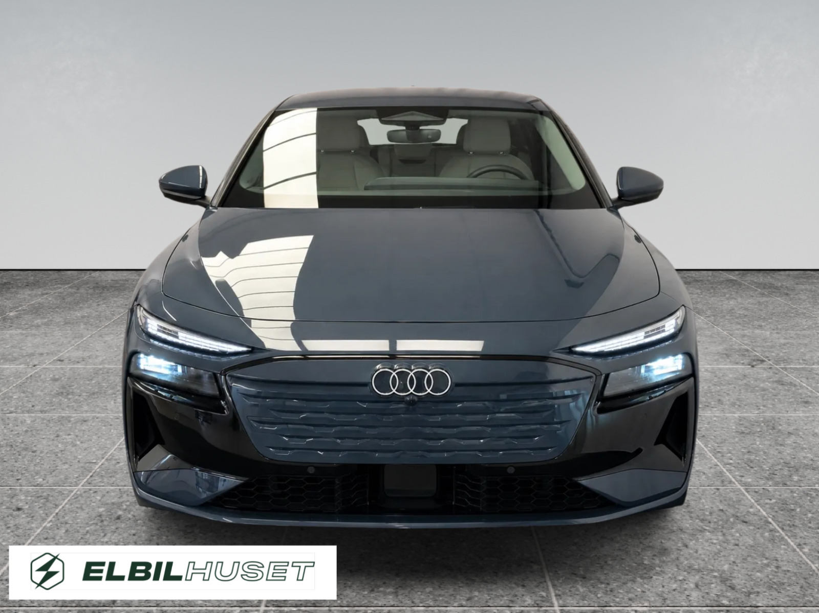 Blå Audi A6 e-tron fra 2025