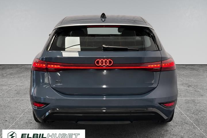 Blå Audi A6 e-tron fra 2025