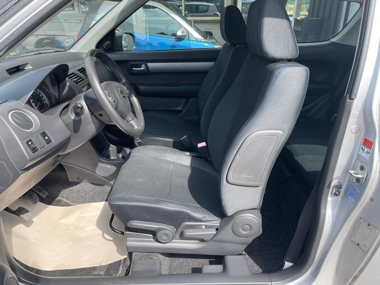 Sølv Suzuki Swift fra 2006
