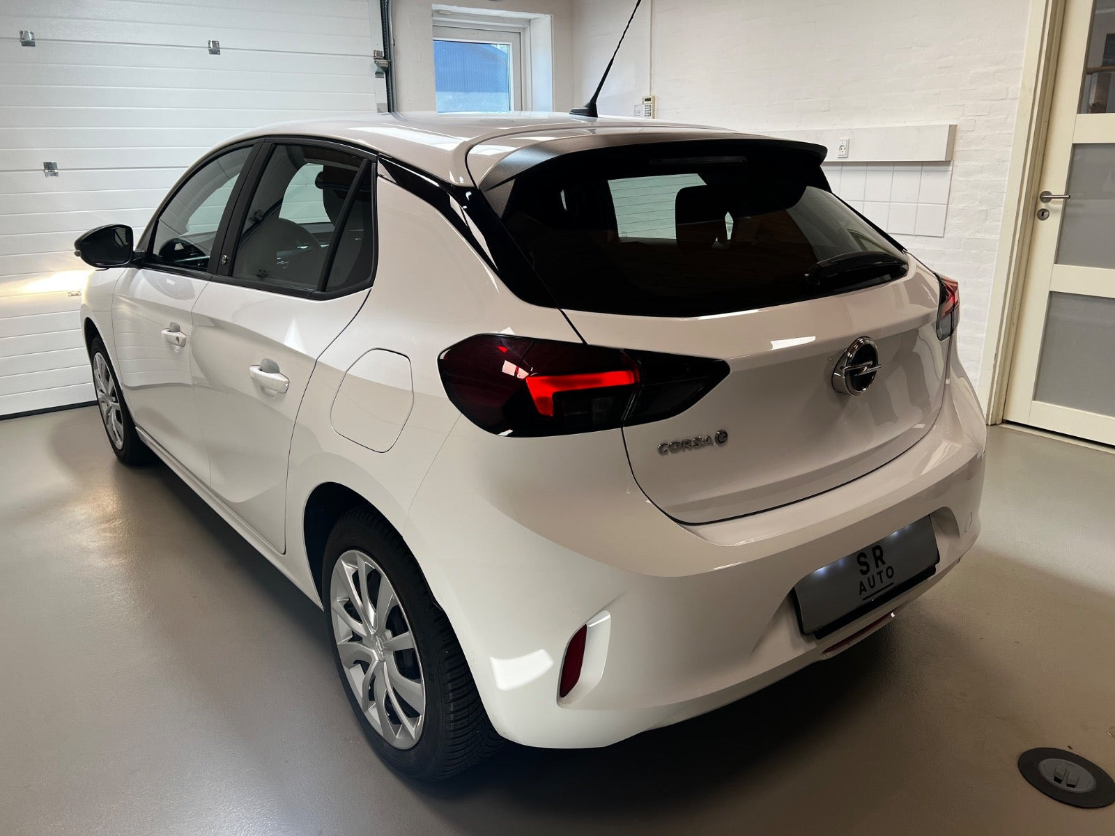 Hvid Opel Corsa-e fra 2021