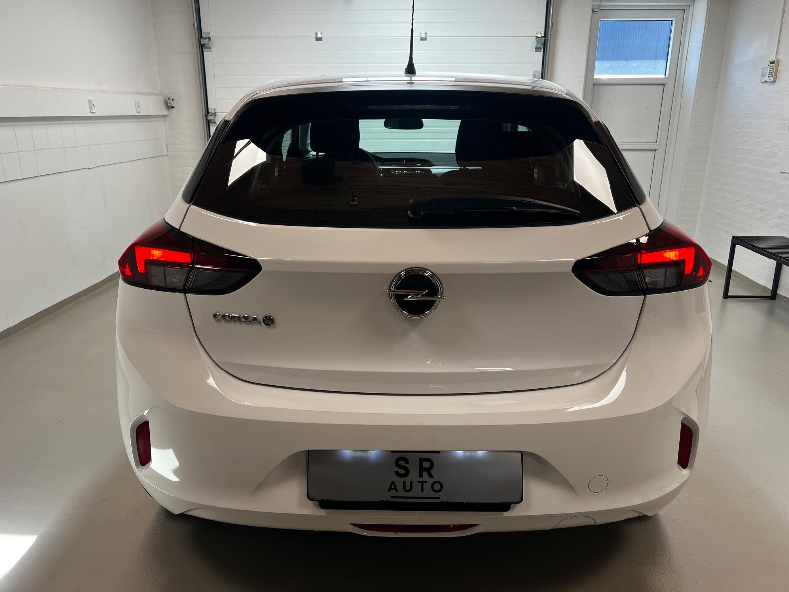 Hvid Opel Corsa-e fra 2021