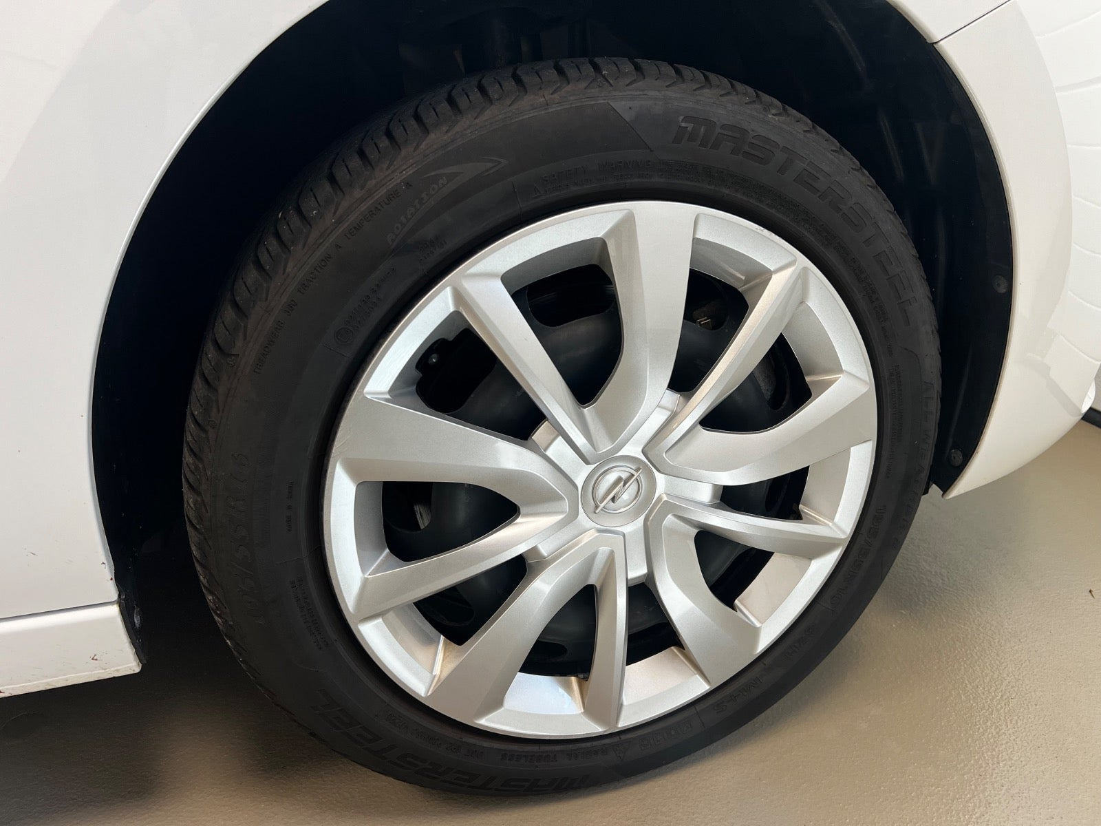 Hvid Opel Corsa-e fra 2021