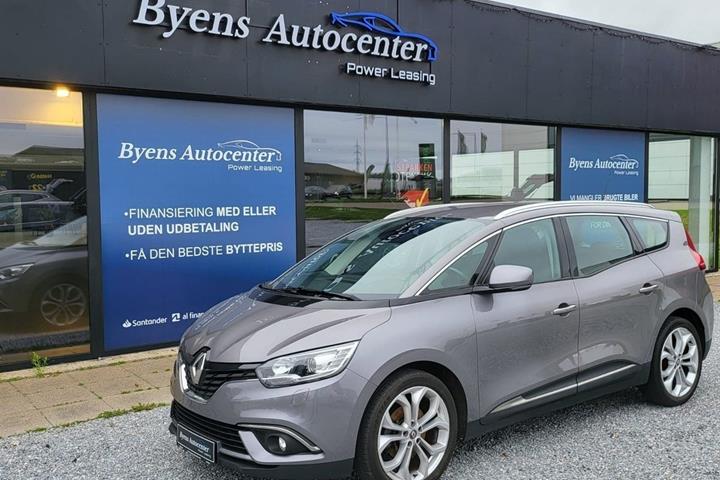 Grå Renault Grand Scenic IV fra 2018 set udefra