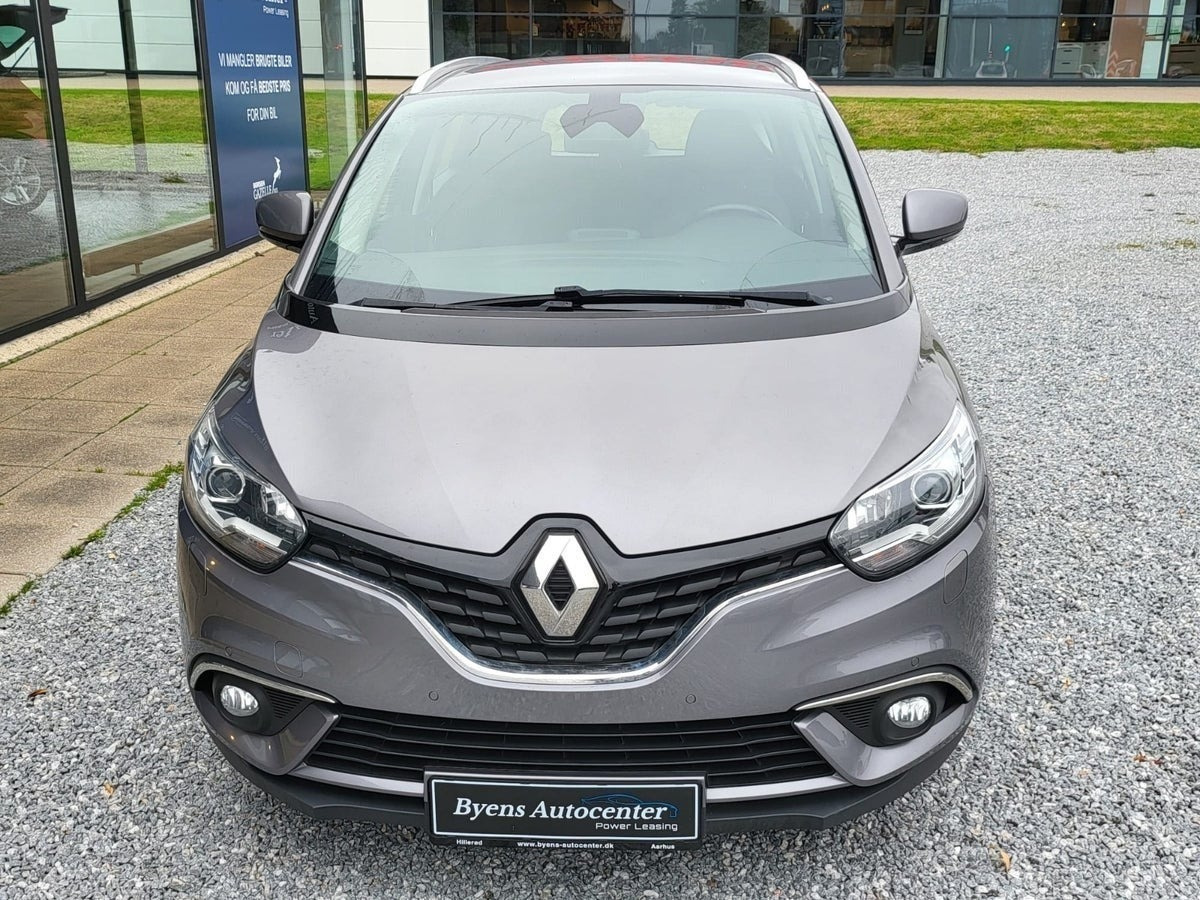 Grå Renault Grand Scenic IV fra 2018
