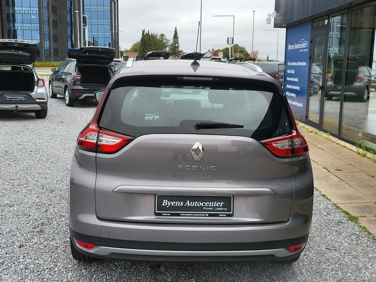 Grå Renault Grand Scenic IV fra 2018