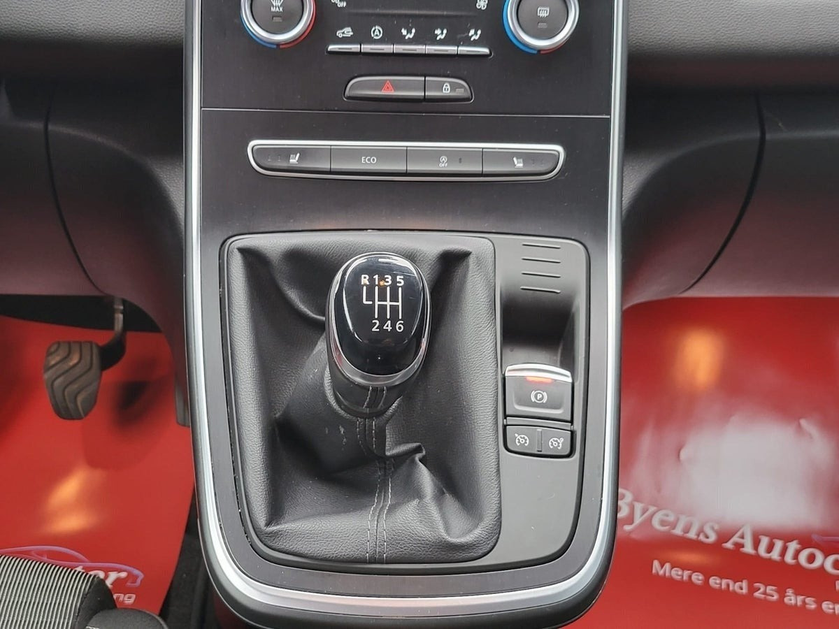 Grå Renault Grand Scenic IV fra 2018