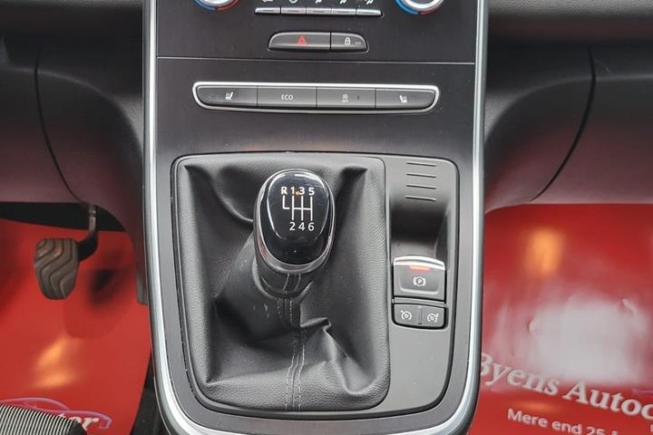 Grå Renault Grand Scenic IV fra 2018