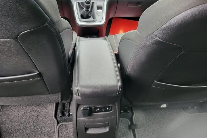 Grå Renault Grand Scenic IV fra 2018