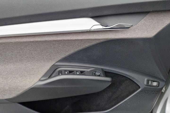 Sølv Skoda Enyaq fra 2021