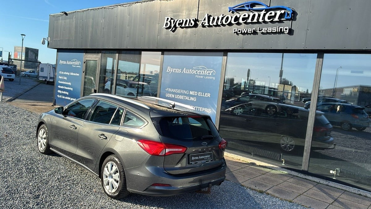 Grå Ford Focus fra 2019