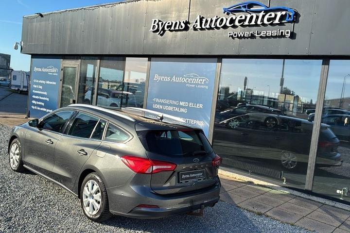 Grå Ford Focus fra 2019