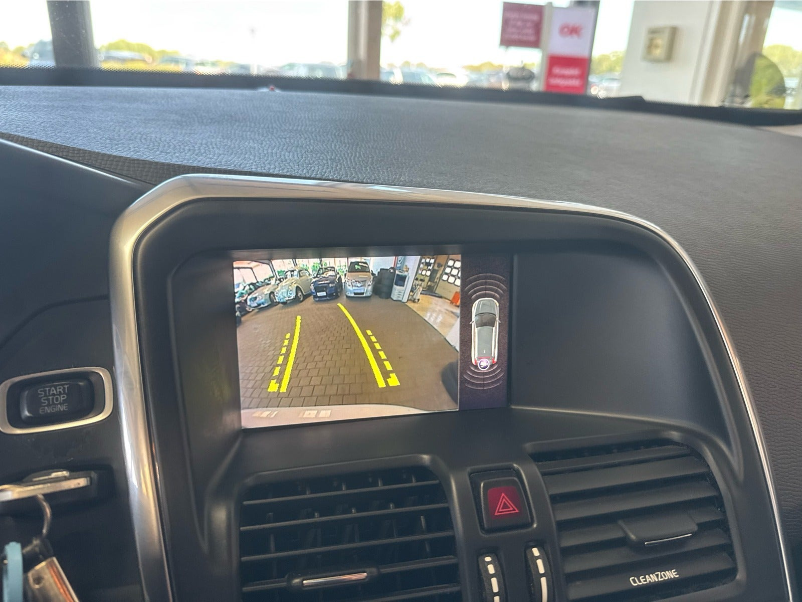 Hvid Volvo XC60 fra 2017