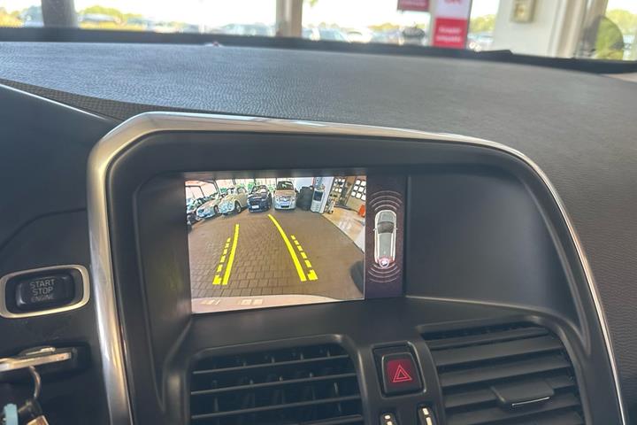 Hvid Volvo XC60 fra 2017