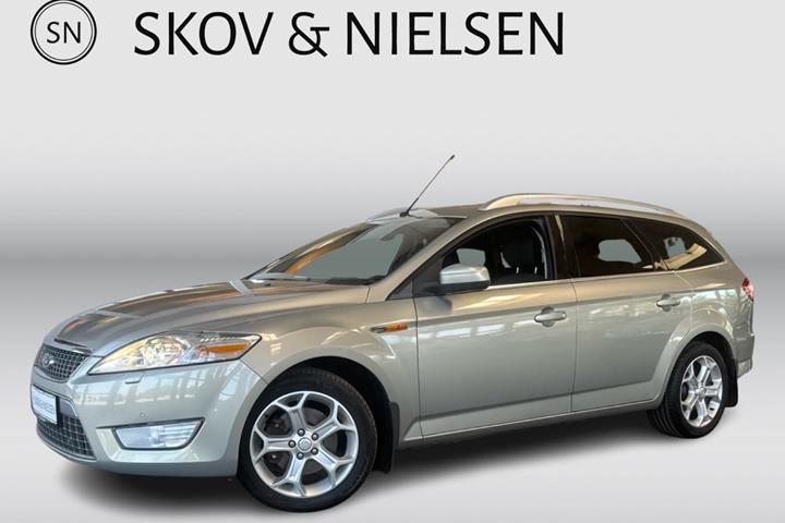 Beige Ford Mondeo fra 2010