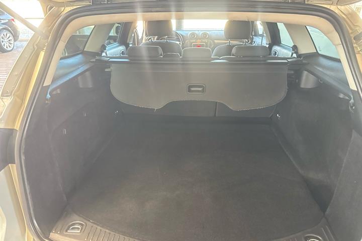 Beige Ford Mondeo fra 2010