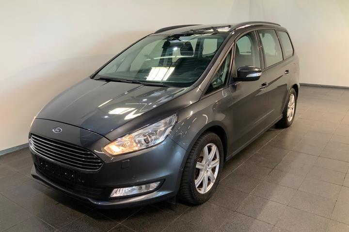 Grå Ford Galaxy fra 2017 set udefra