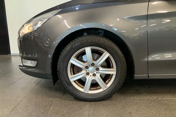Grå Ford Galaxy fra 2017