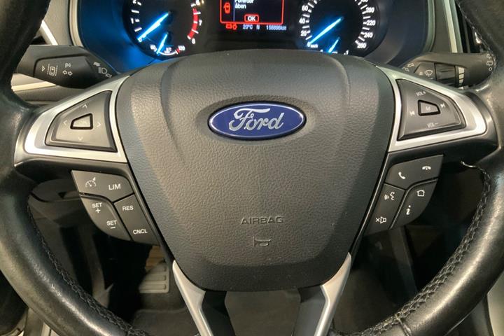 Grå Ford Galaxy fra 2017