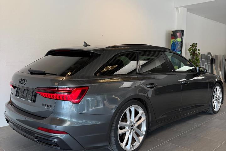 Grå Audi A6 fra 2018