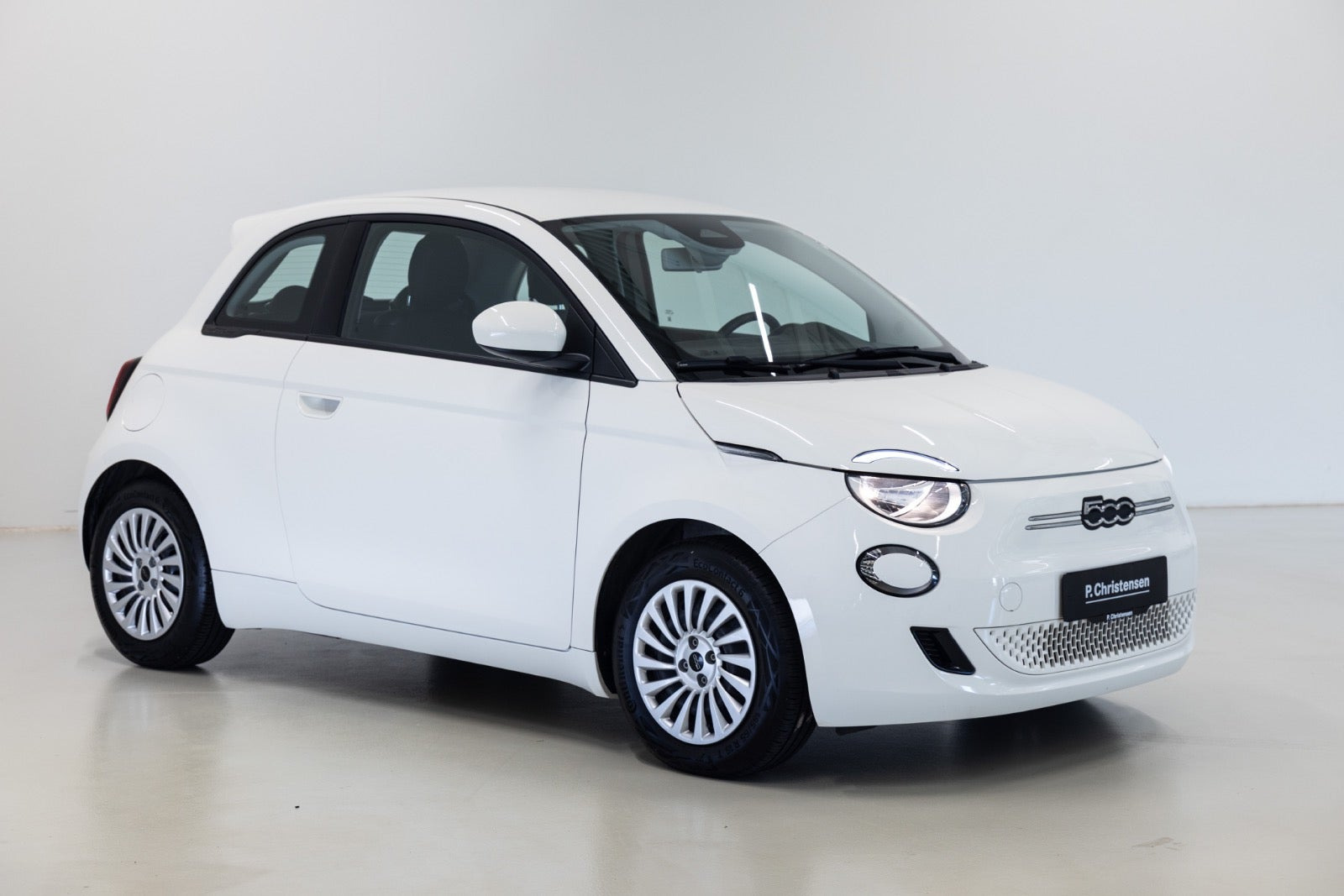 Hvid Fiat 500e fra 2022