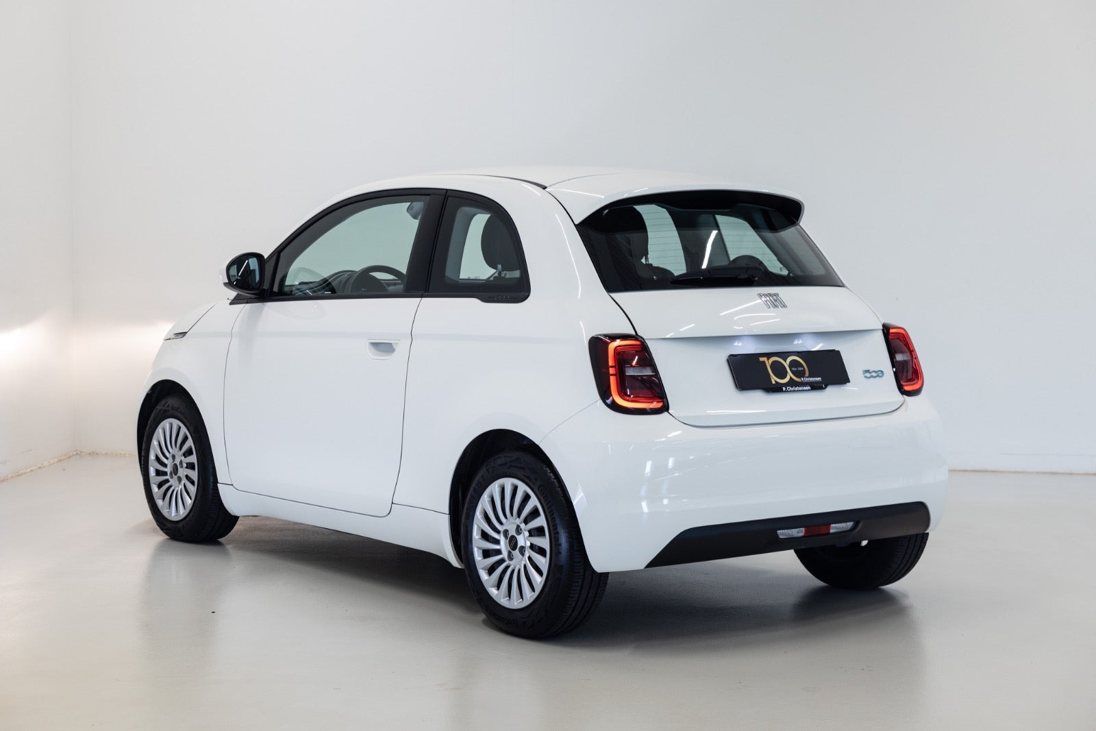Hvid Fiat 500e fra 2022