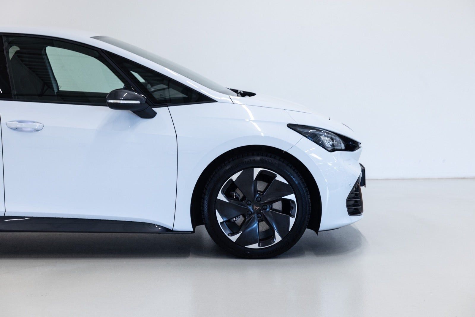 Hvid Cupra Born fra 2023