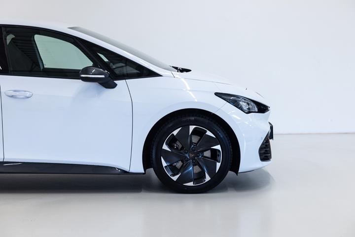 Hvid Cupra Born fra 2023