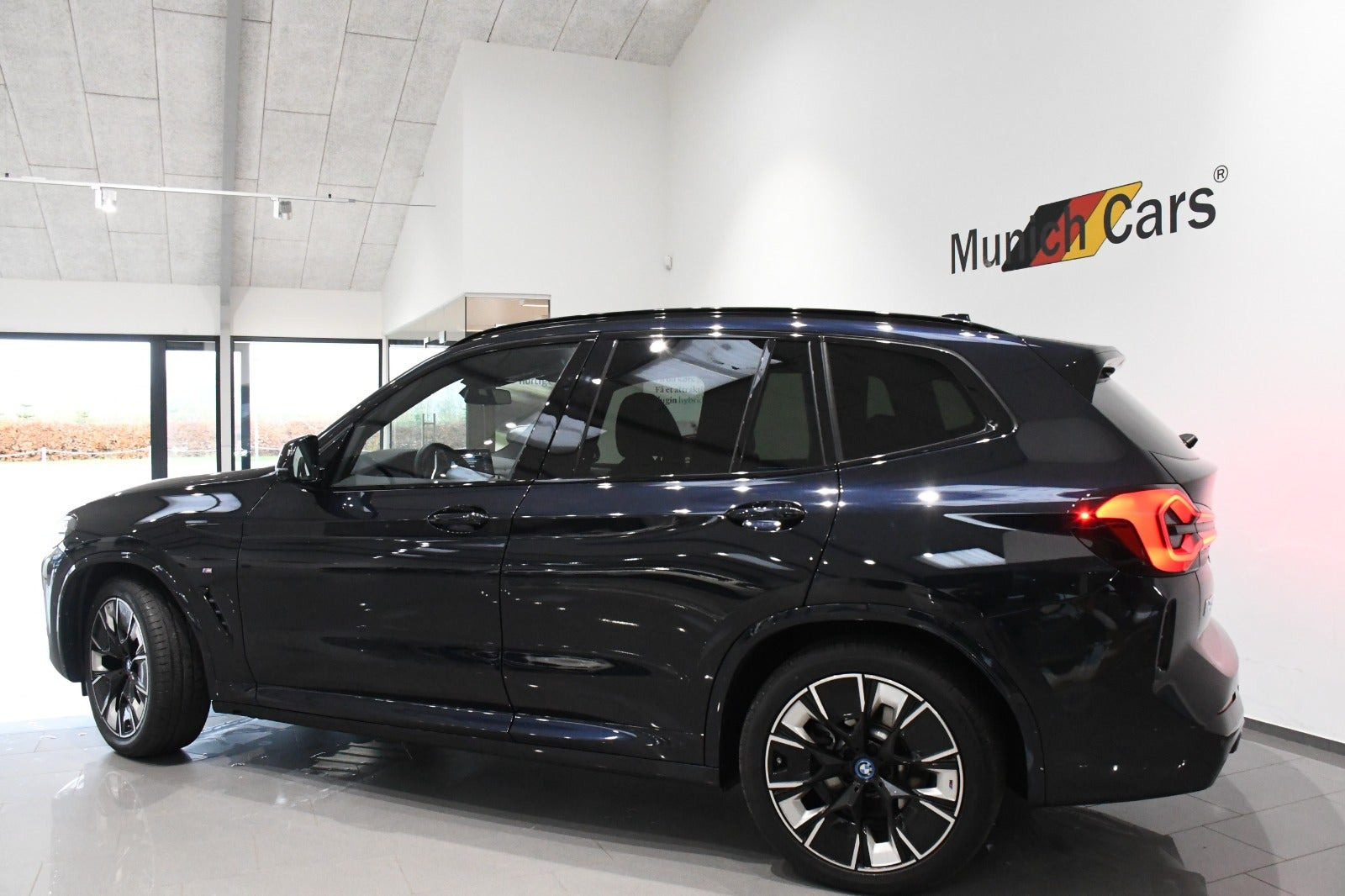 Sort BMW iX3 fra 2024