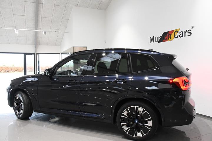 Sort BMW iX3 fra 2024