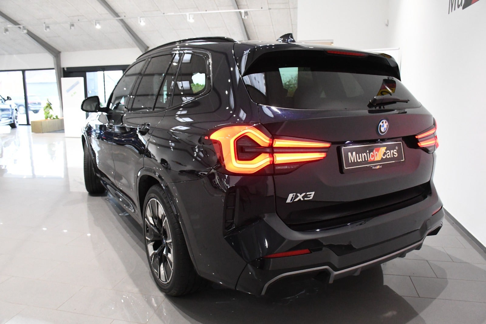 Sort BMW iX3 fra 2024