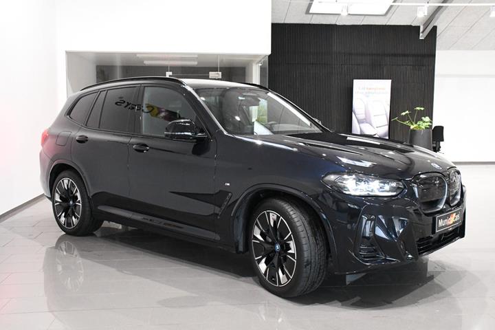 Sort BMW iX3 fra 2024