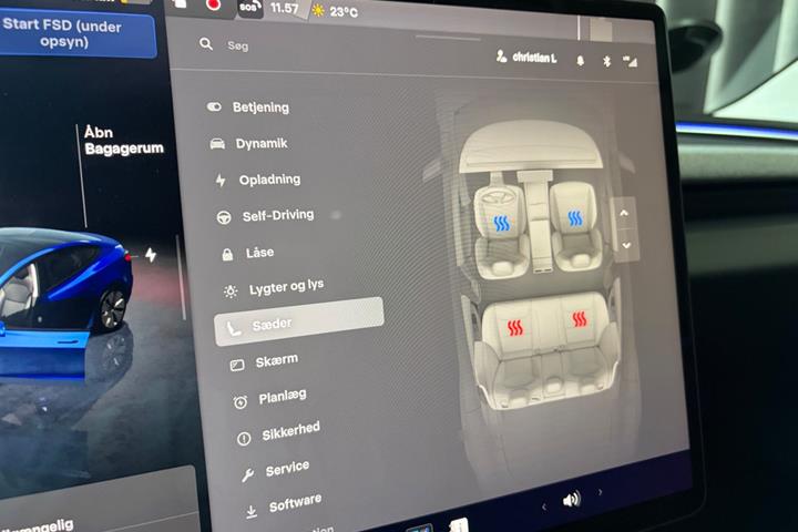 Blå Tesla Model 3 fra 2024