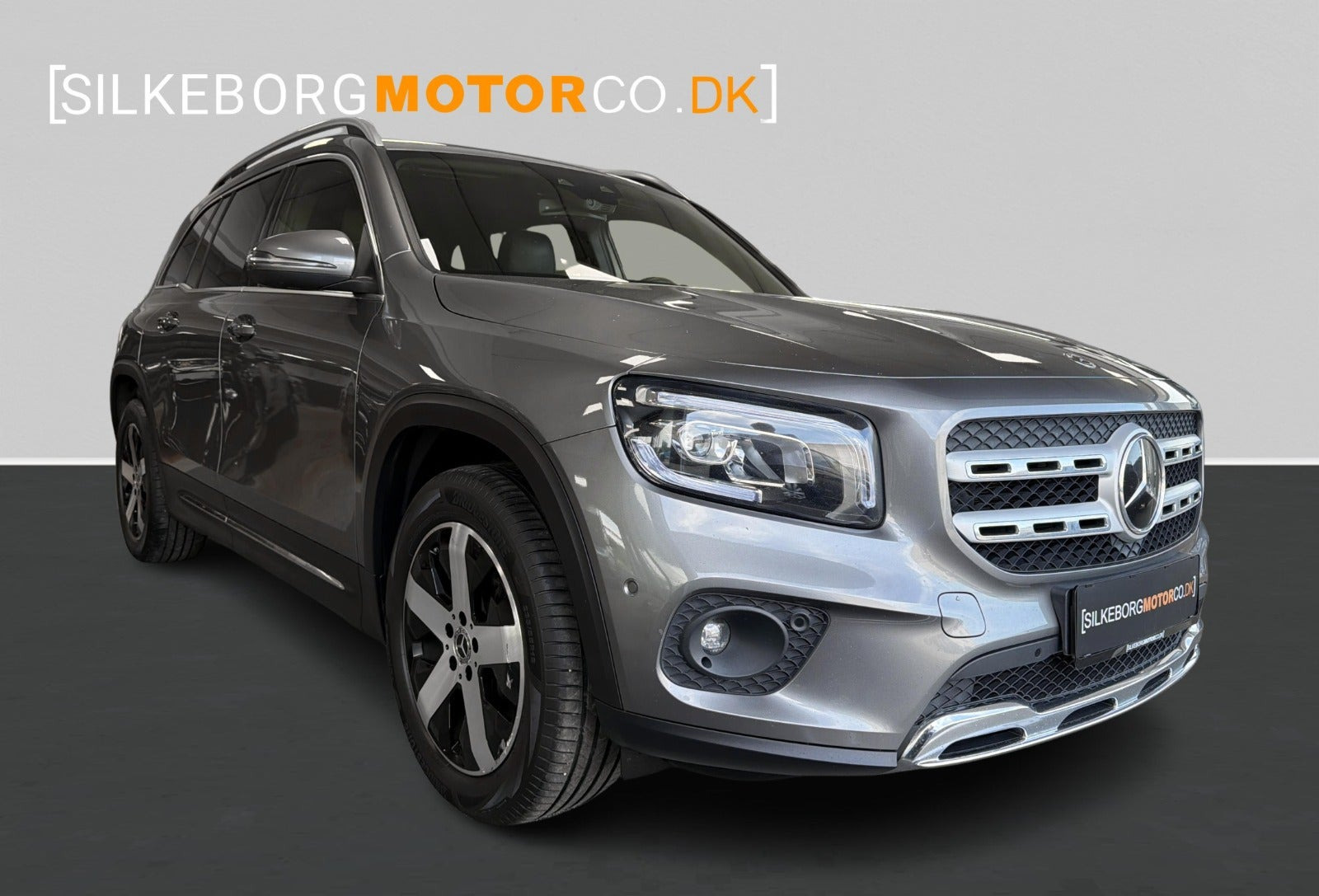 Grå Mercedes GLB200 d fra 2020