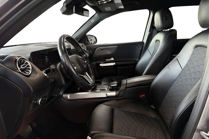 Grå Mercedes GLB200 d fra 2020