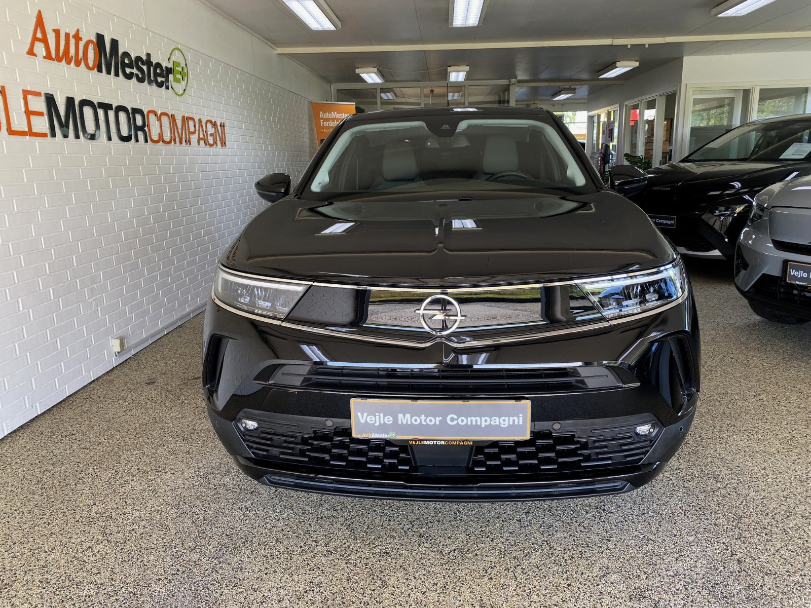 Sort Opel Mokka-e fra 2023
