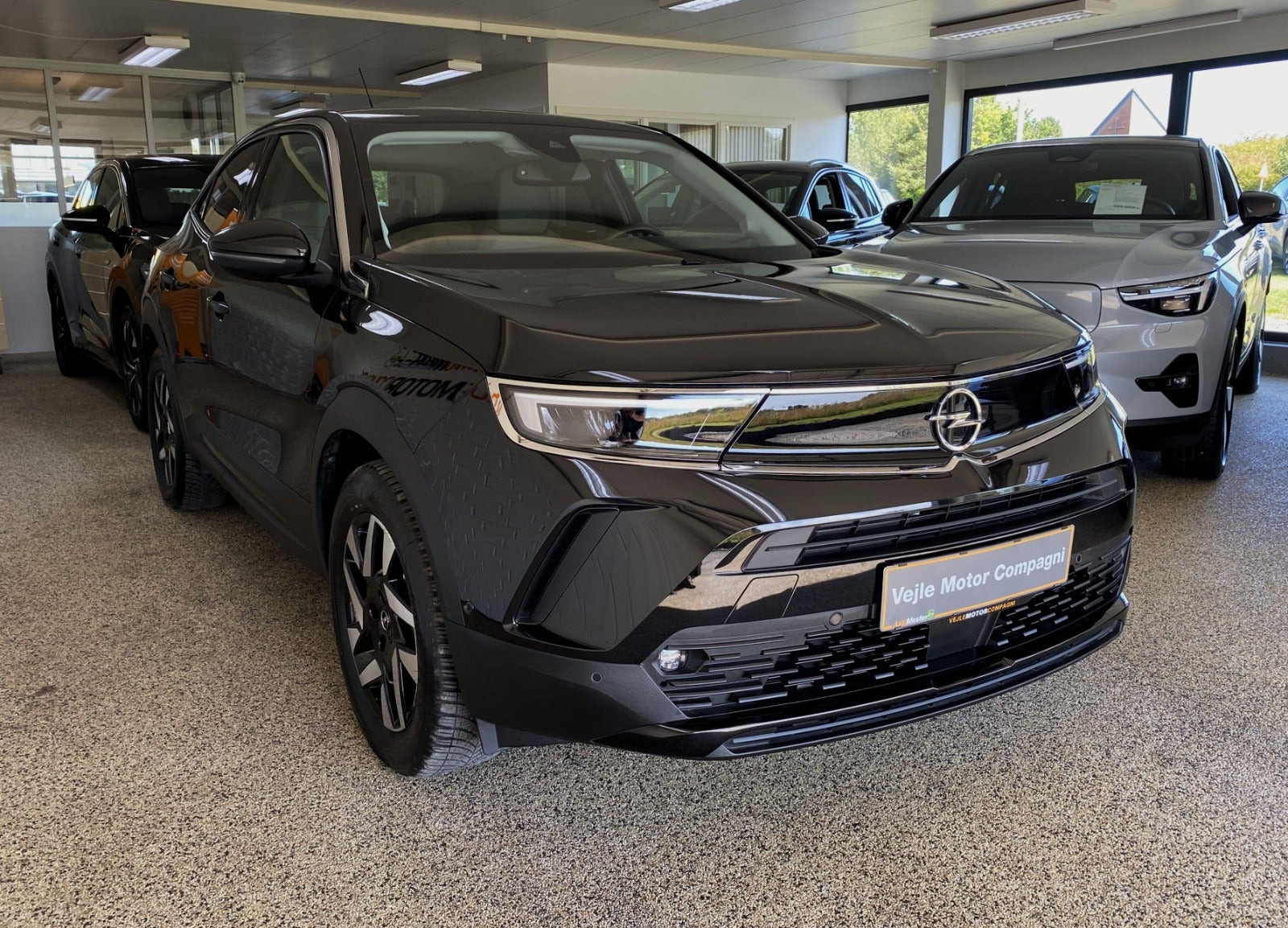 Sort Opel Mokka-e fra 2023