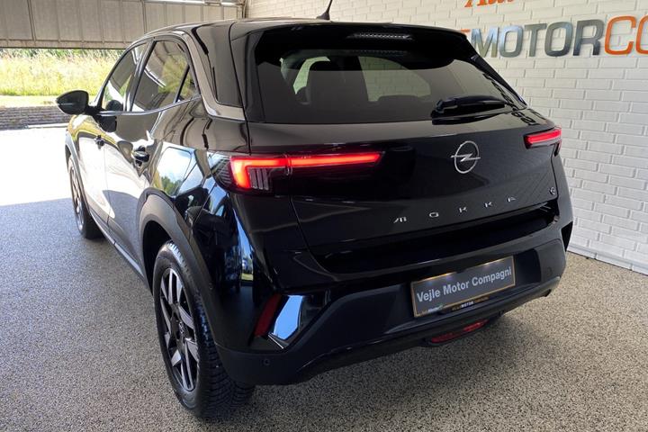 Sort Opel Mokka-e fra 2023