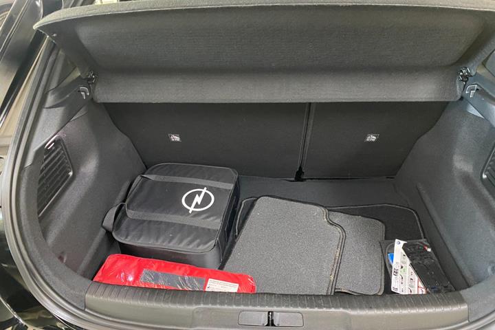 Sort Opel Mokka-e fra 2023