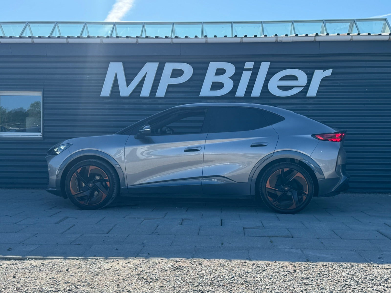 Sort Cupra Tavascan fra 2025
