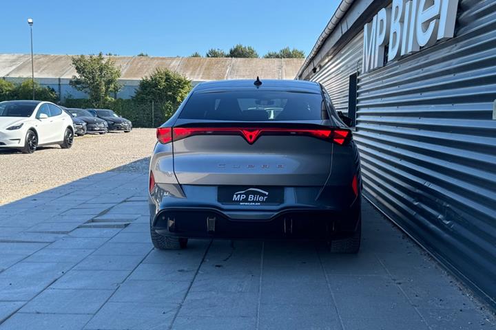 Sort Cupra Tavascan fra 2025