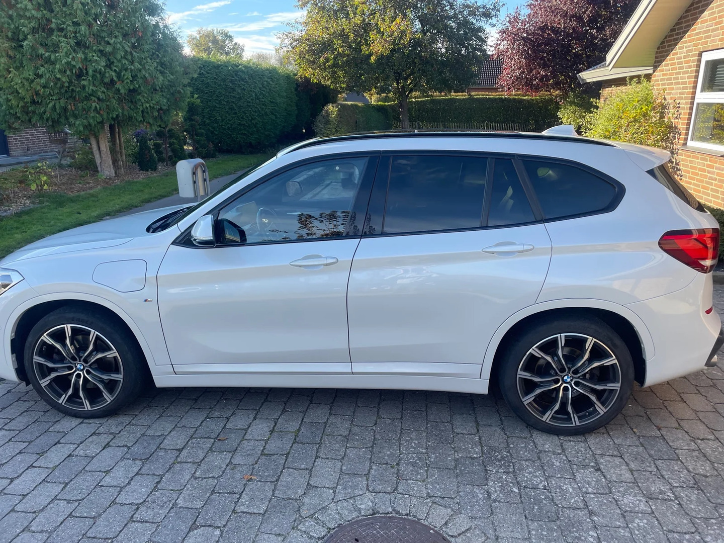 Hvid BMW X1 fra 2021