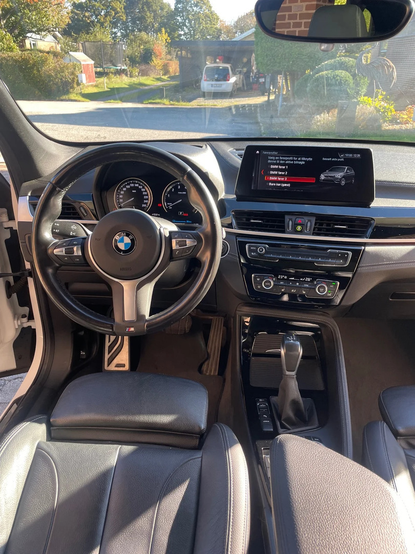 Hvid BMW X1 fra 2021