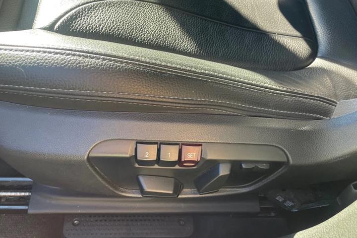 Hvid BMW X1 fra 2021