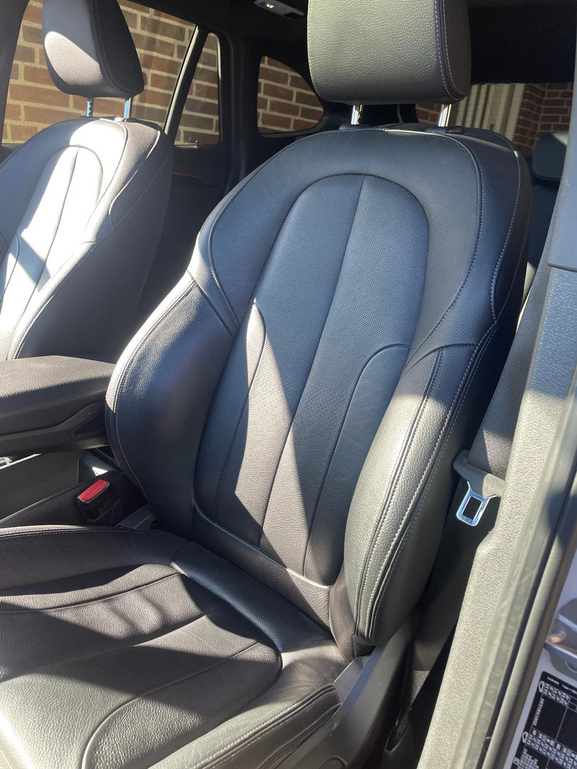 Hvid BMW X1 fra 2021