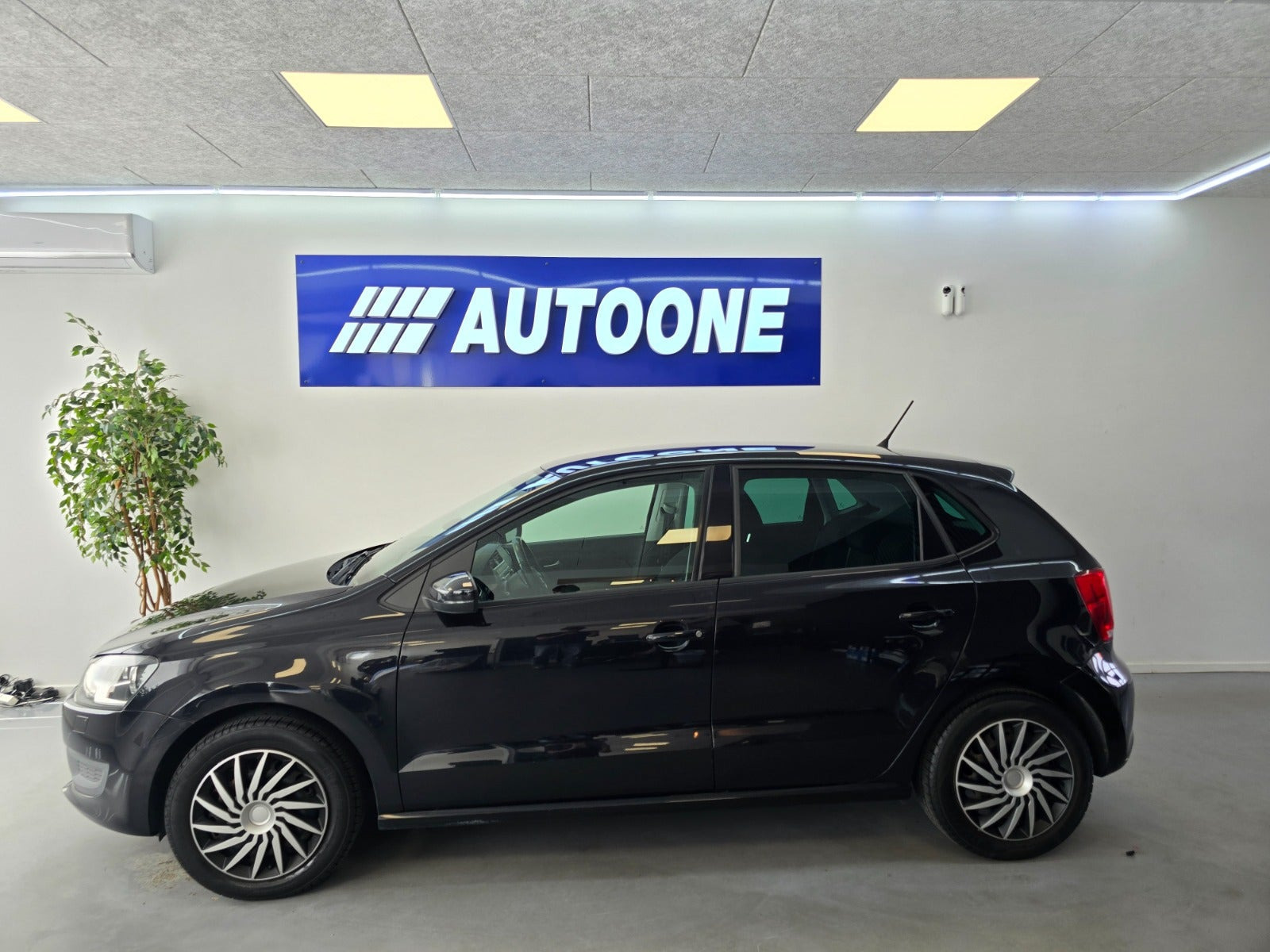 Sort VW Polo fra 2012