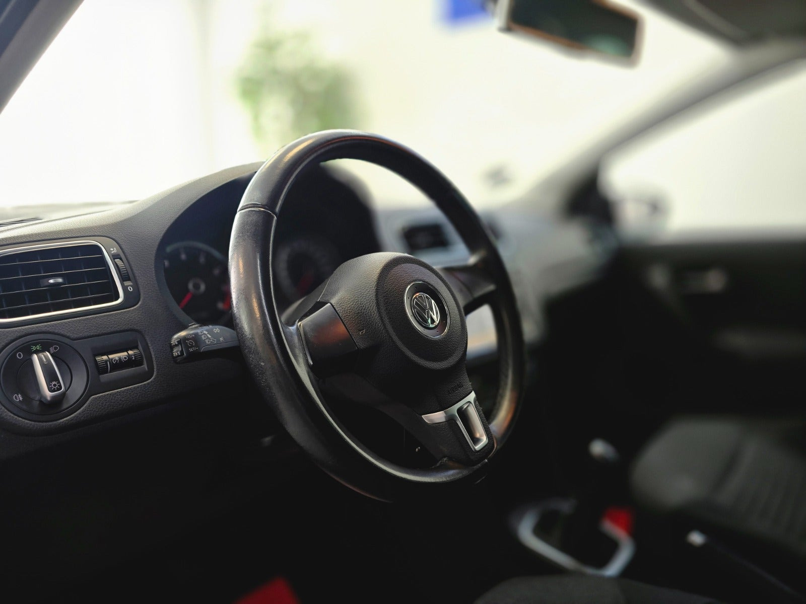 Sort VW Polo fra 2012